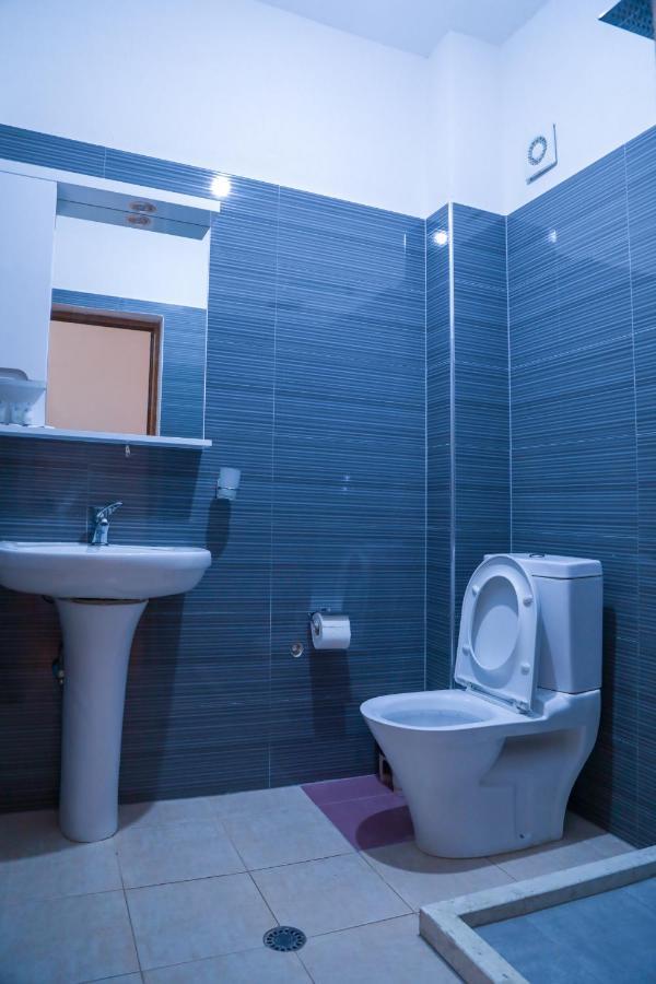 Vila Namiku Hotel Durres Exterior photo