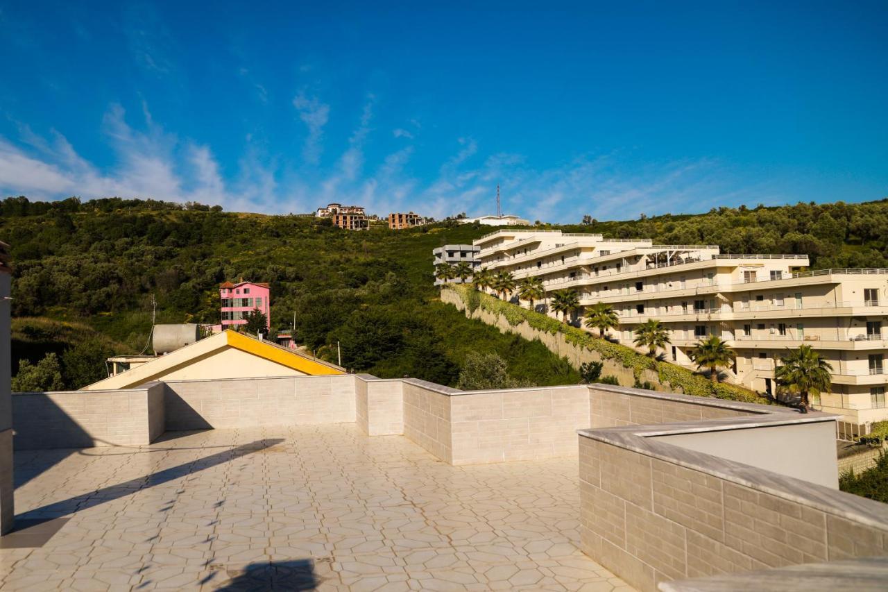 Vila Namiku Hotel Durres Exterior photo