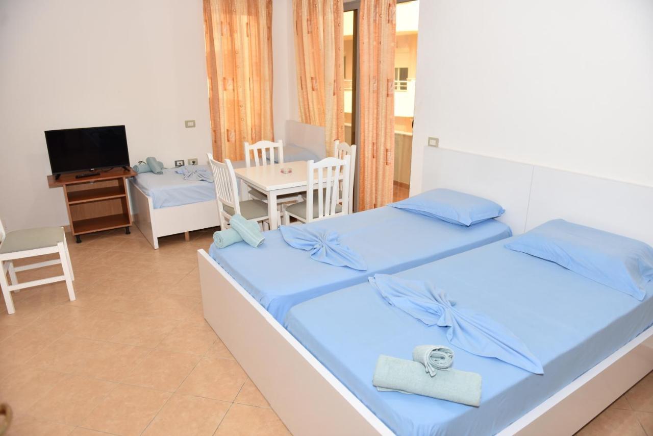 Vila Namiku Hotel Durres Exterior photo