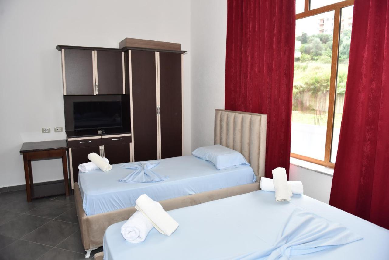 Vila Namiku Hotel Durres Exterior photo