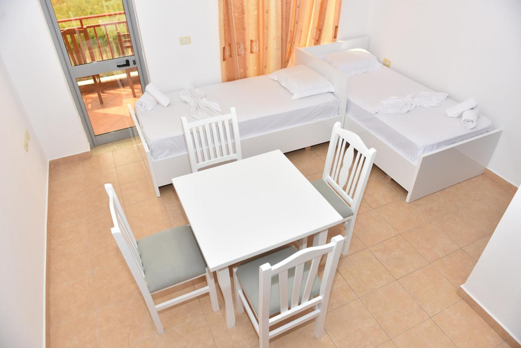 Vila Namiku Hotel Durres Exterior photo